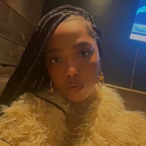 Meet your Posher, Imani